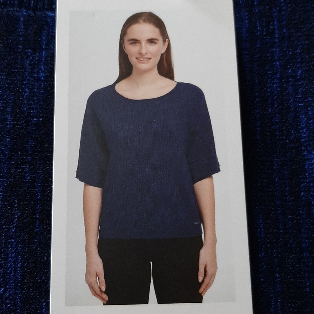 Ladies DKNY blouse very soft(6)